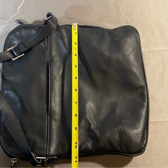 Margot, New York leather Crossbody adjustable strap black purse - Picture 11 of 12